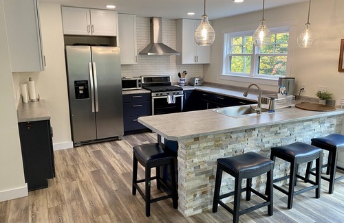 Carrabassett Valley House | Homecoming weekend available. Low fall rates. Bookings open for ski season.