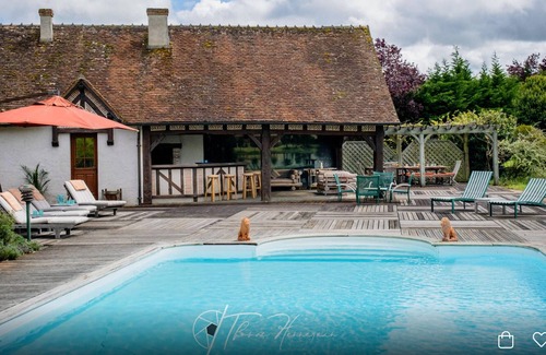 Saint-Aignan-le-Jaillard Villa | Homerez - Big villa for 12 ppl. with swimming-pool, jacuzzi, hammam and garden
