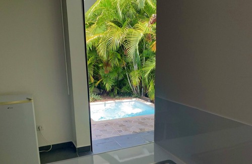 L'Autre-Bord Apartment | Homerez - 200 m away from the beach! Appartement for 2 ppl. with swimming-pool