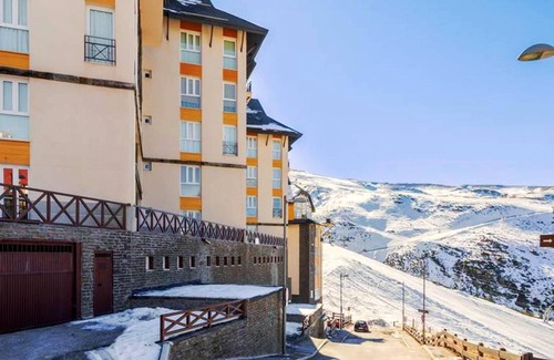 Pradollano Apartment | Homerez - Amazing appartement for 5 ppl. with shared pool at Sierra Nevada