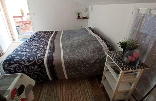 Chateau-Renault Apartment | Homerez - Amazing studio for 2 ppl. at Château-Renault