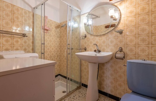 Albas House | Homerez - Amazing house for 6 ppl. with garden and terrace at Albas