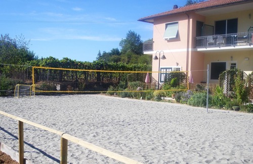 Villanova d'Albenga Apartment | Homerez - Appartement 7 km away from the beach for 6 ppl. at Villanova d'Albenga