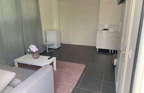 L'Autre-Bord Apartment | Homerez - Apt. in Le Moule, pool view