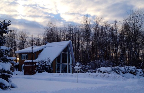 Mashteuiatsh Ski Chalet | Homerez - Beautiful chalet for 6 ppl. with jacuzzi at Mashteuiatsh