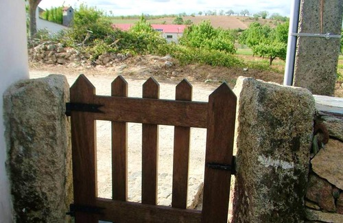 Salsas House | Homerez - Beautiful house for 3 ppl. with garden at Parada