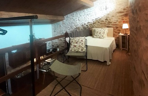 Salsas House | Homerez - Beautiful house for 3 ppl. with garden at Parada