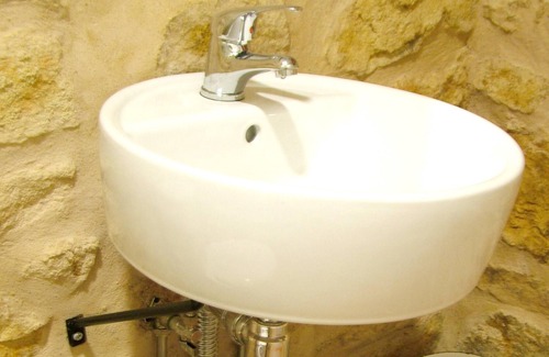 Salsas House | Homerez - Beautiful house for 4 ppl. with garden, terrace and balcony at Parada