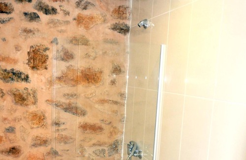 Salsas House | Homerez - Beautiful house for 4 ppl. with garden, terrace and balcony at Parada