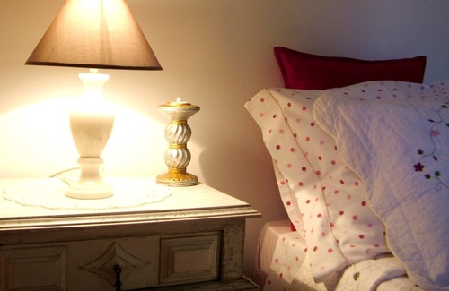 Salsas House | Homerez - Beautiful house for 4 ppl. with garden, terrace and balcony at Parada