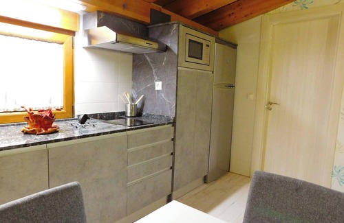 Tubilla del Lago House | Homerez - Cabin in Tubilla del Lago