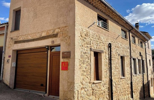 Tubilla del Lago House | Homerez - Cabin in Tubilla del Lago