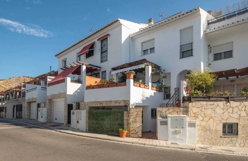 Cenes de la Vega House | Homerez - Charming Apartment Cenes de la Vega