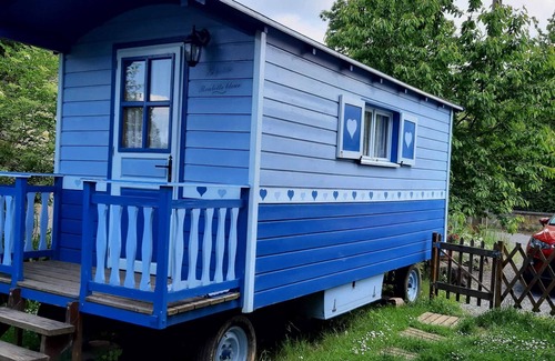 Hamois House | Homerez - Charming Caravan Near Hamois with Garden