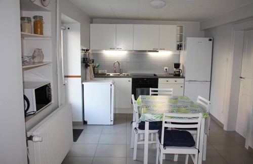Gottenhouse House | Homerez - Charming House in Gottenhouse + Garden
