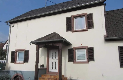 Gottenhouse House | Homerez - Charming House in Gottenhouse + Garden