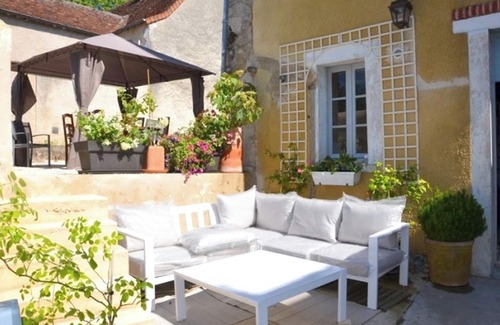 Le Blanc House | Homerez - Charming house in Le Blanc with spa and garden