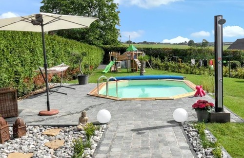 Hamois House | Homerez - Charming House in Hamois with Shared Pool