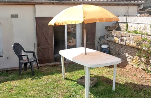 Cagny House | Homerez - Charming house with enclosed garden in Cagny