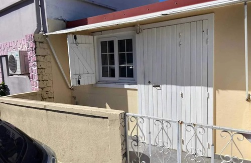 Perinet House | Homerez - Charming Studio in Le Gosier – 26 m² with Air Conditioning