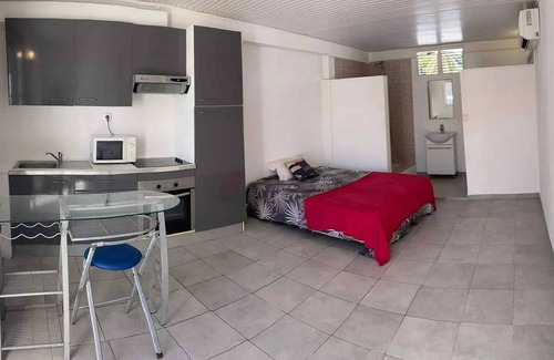 Perinet House | Homerez - Charming Studio in Le Gosier – 26 m² with Air Conditioning