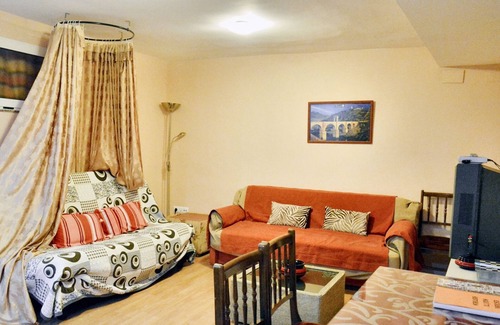 Distrito Centro-Casco-Antiguo Apartment | Homerez - Comfortable apartment in Cáceres - 55 m² - Welcoming terrace