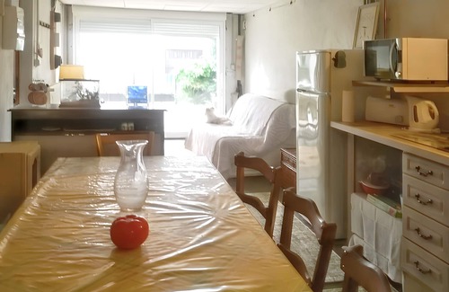Tarbes Apartment | Homerez - Cosy Apartment in Tarbes - Terrace and Garden