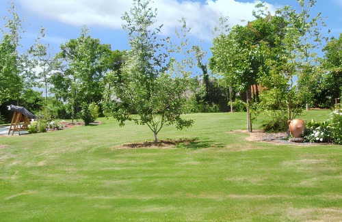 Les Authieux-Papion Apartment | Homerez - Countryside apt., Les Authieux Papion
