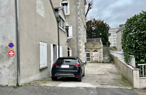 La Madeleine Apartment | Homerez - Cozy apartment in Orléans