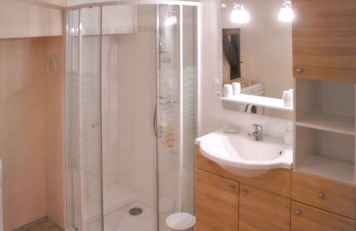 Braslou House | Homerez - Family house with spacious garden near Braslou