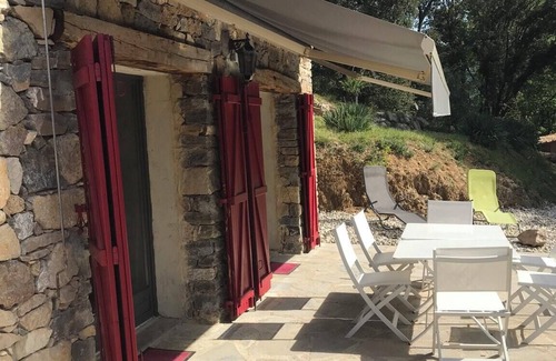 Saint-Julien-de-la-Nef House | Homerez - House in Saint-Julien
