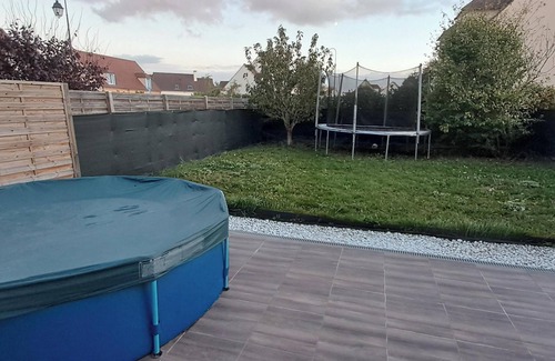 La Chapelle-en-Serval House | Homerez - House in La Chapelle-en-Serval