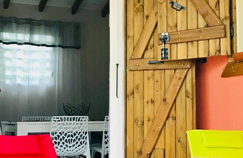 Petit-Canal House | Homerez - House 8 km away from the beach for 6 ppl. with jacuzzi at Petit-Canal