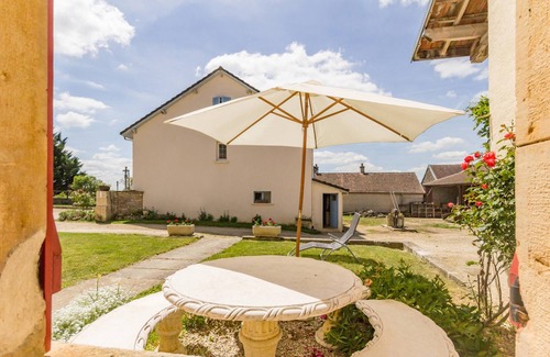Eringes House | Homerez - House in Éringes, parking included