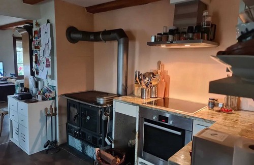 La Neuveville House | Homerez - House in La Neuveville