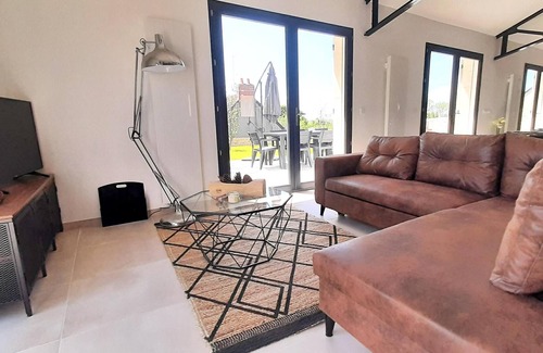 Isigny-sur-Mer House | Homerez - House in Isigny-sur-Mer