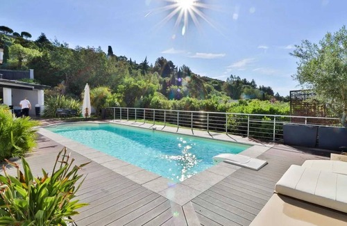 Cavaliere Villa | Homerez - Luxurious Villa in Cavalaire-sur-Mer with Pool