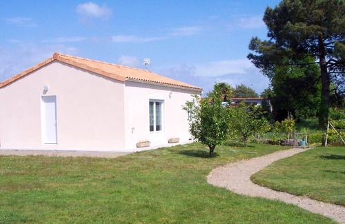 Les Moutiers-en-Retz House | Homerez - Nice house with garden and terrace & Wifi