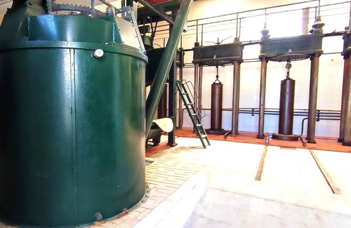 Zahara de la Sierra House | Homerez - Nice house for 7 ppl. with shared pool at Zahara de la Sierra