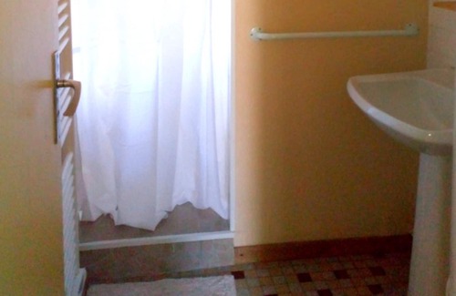 Chevannes House | Homerez - Nice house for 5 ppl. with garden and terrace at Chevannes