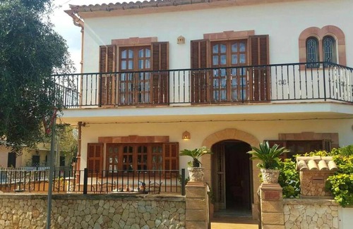 S'Illot-Cala Morlanda House | Homerez - Spacious house near the beach and the terrace
