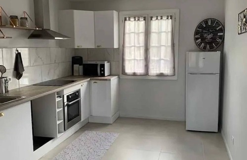 Pierrelaye Apartment | Homerez - Spacious apartment in Pierrelaye with garden view