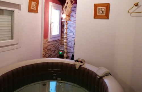 Calamonte House | Homerez - Spacious house for 7 ppl. with jacuzzi and terrace at Calamonte