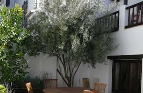 Beiro House | Homerez - Spacious house with terrace and balcony