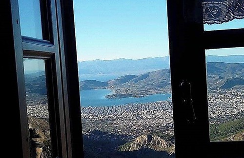 Makrynitsa House | Homerez - Spacious house with sea view in Volos