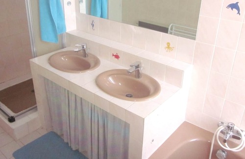 Le Boulou Villa | Homerez - Spacious villa 16 km away from the beach for 8 ppl. with swimming-pool