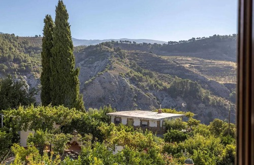 Conchar Villa | Homerez - Spacious Villa in Cónchar with Private Pool and Mountain Views