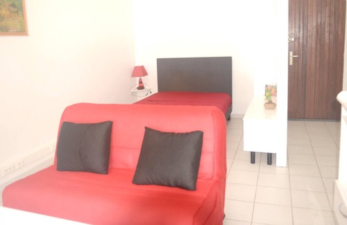 L'Autre-Bord Apartment | Homerez - Studio for 2 ppl. with sea view, garden and terrace at Le Moule