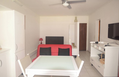 L'Autre-Bord Apartment | Homerez - Studio with sea view, Le Moule