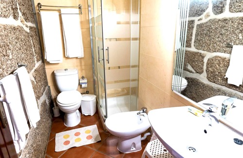 Aveiro Villa | Homerez - Villa 13 km away from the beach for 5 ppl. with shared pool at Aveiro